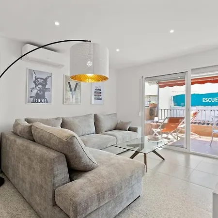 Plein Centre, 100 M De La ! * פואנגירולה