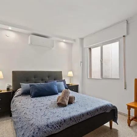 Plein Centre, 100 M De La ! *