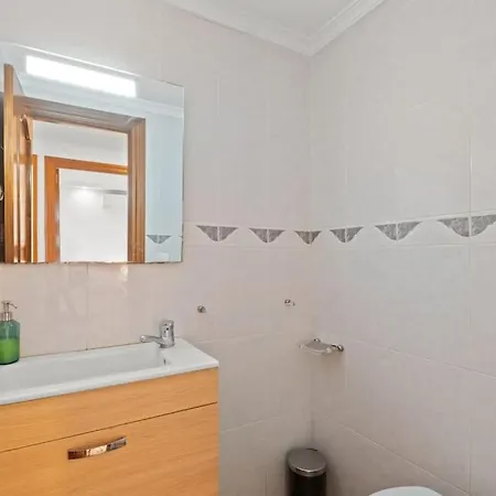 Plein Centre, 100 M De La ! * פואנגירולה